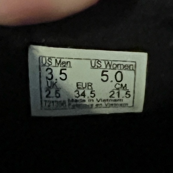 Black vans NEVER worn. - Picture 4 of 4